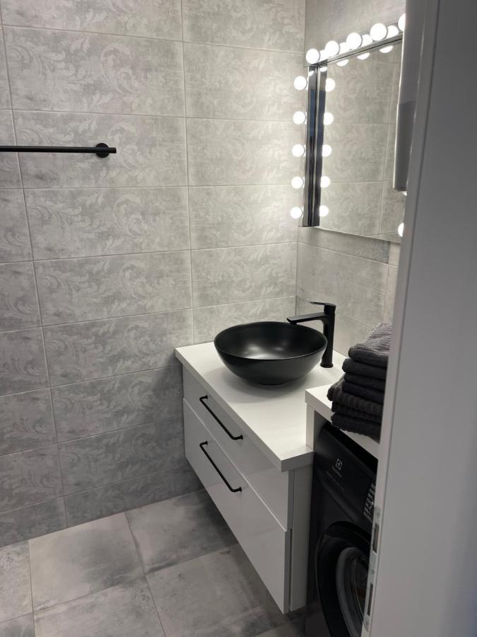 Apartment Leon Макарська Екстер'єр фото